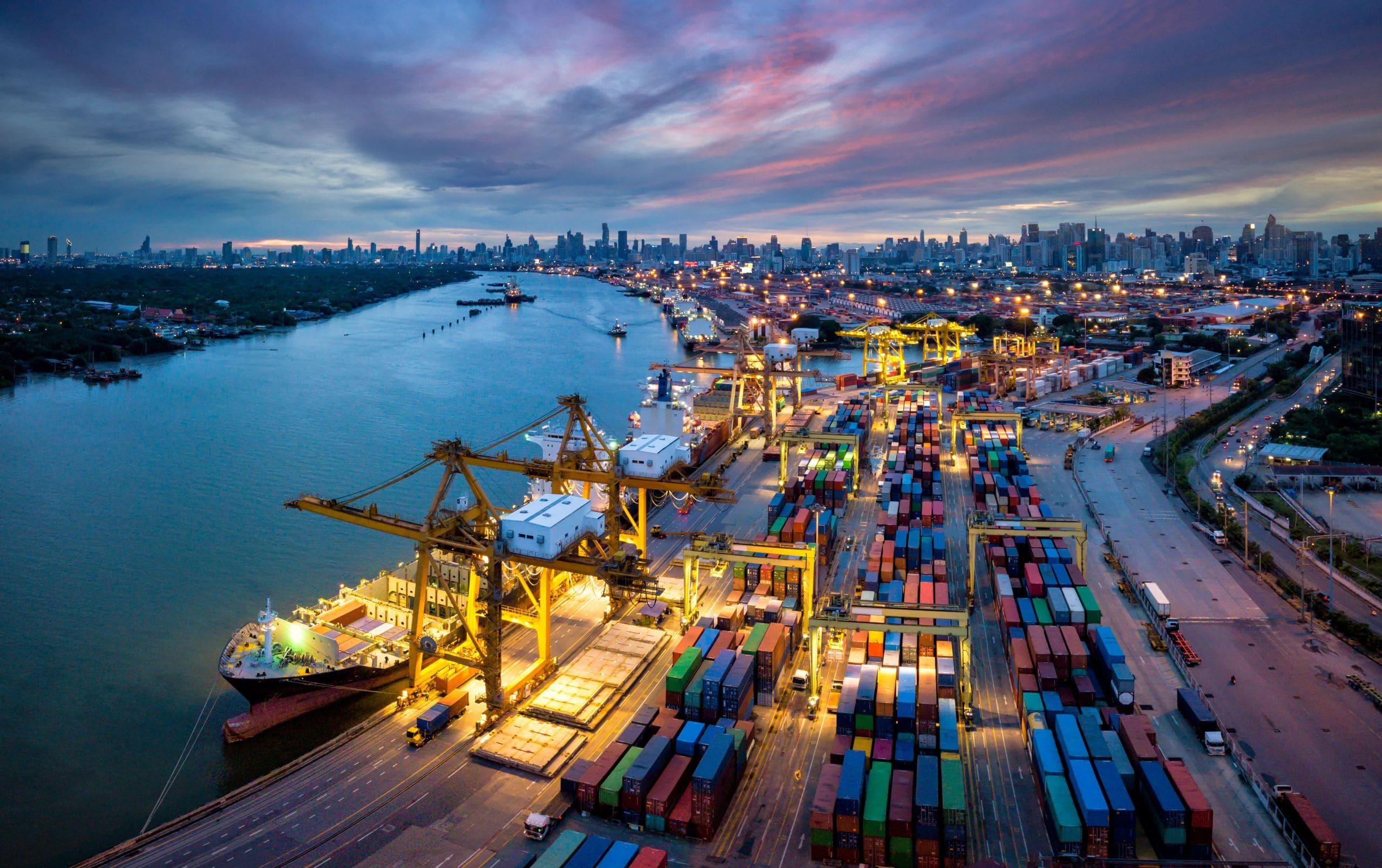 Navigating Global Supply Chain Disruptions: Essential Strategies for 2024